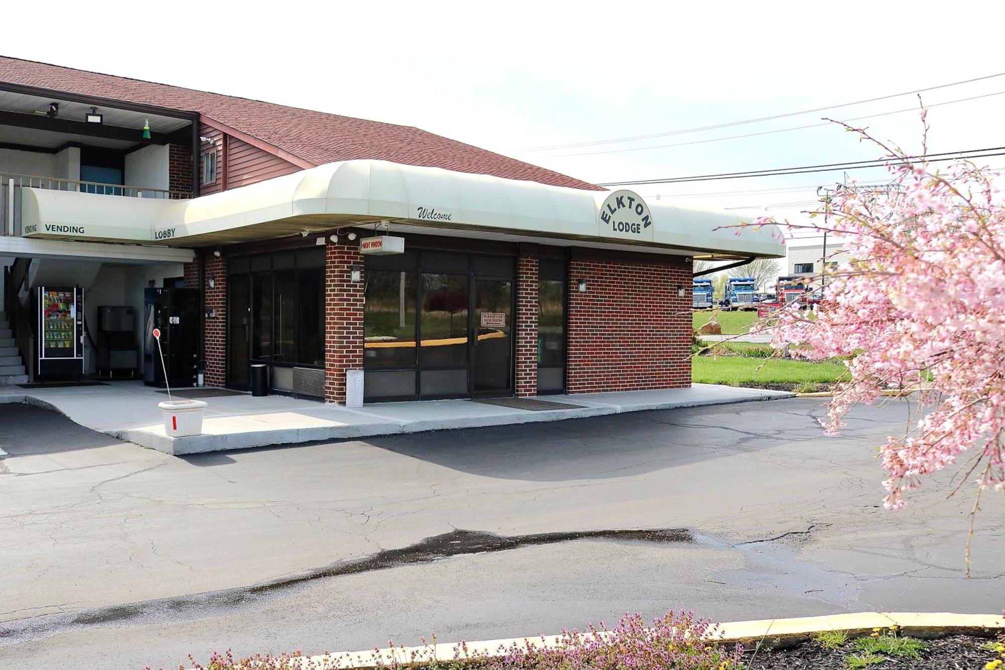 Elkton Lodge Exterior photo
